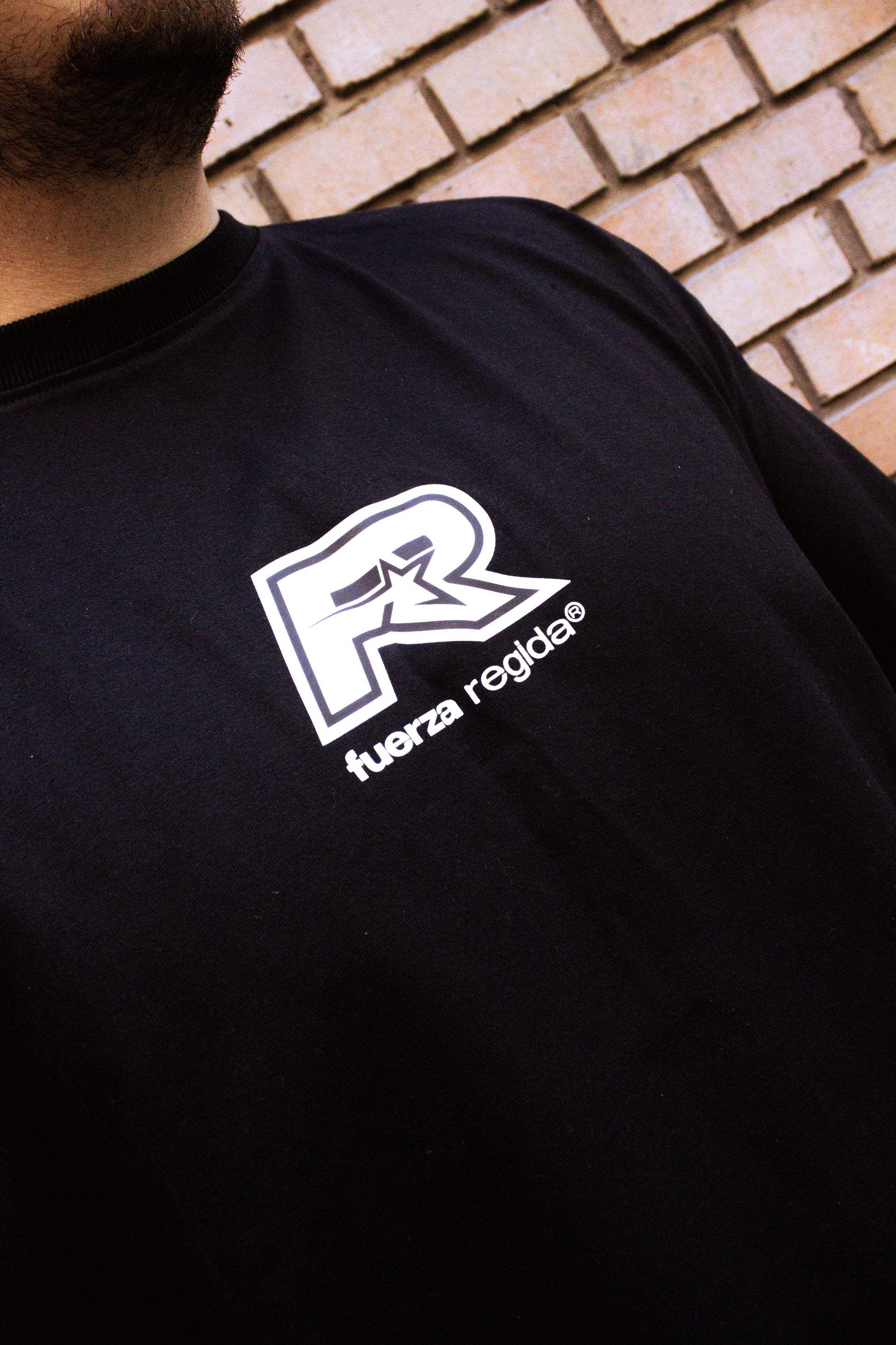 Polera "Escudo FR" – Fuerza Regida