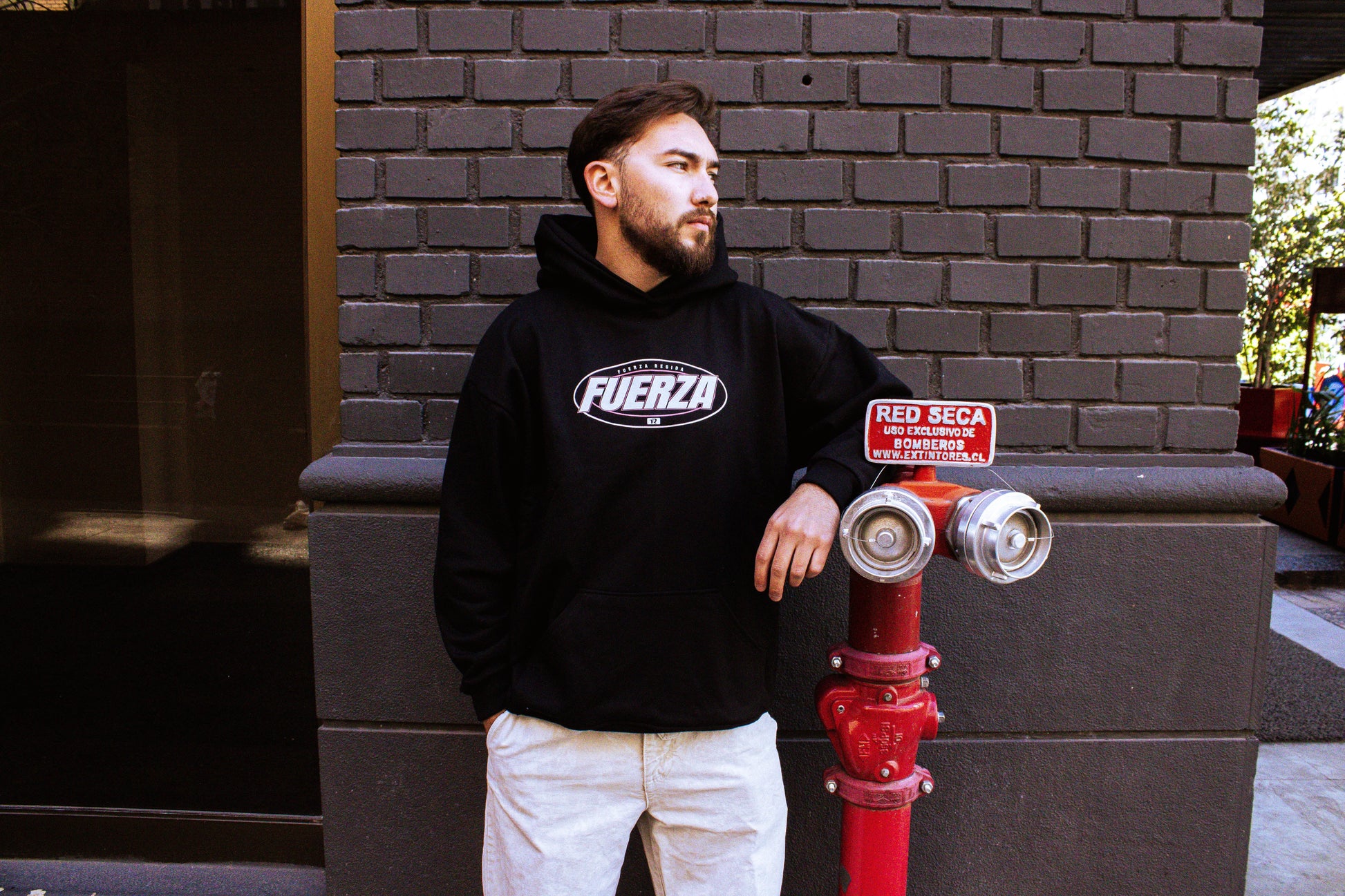 Hoodie "Iluminado" – Fuerza Regida